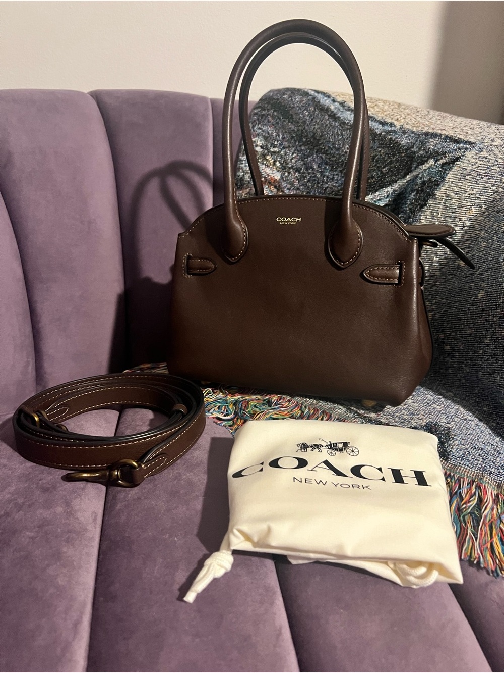 Coach Empire 21 in Maple